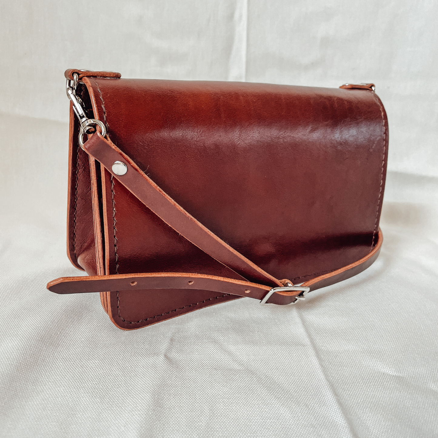 light brown crossbody purse